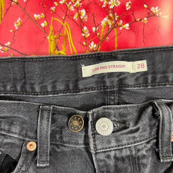 Black Levi’s Low Pro Straight Jeans - Picture 16 of 16